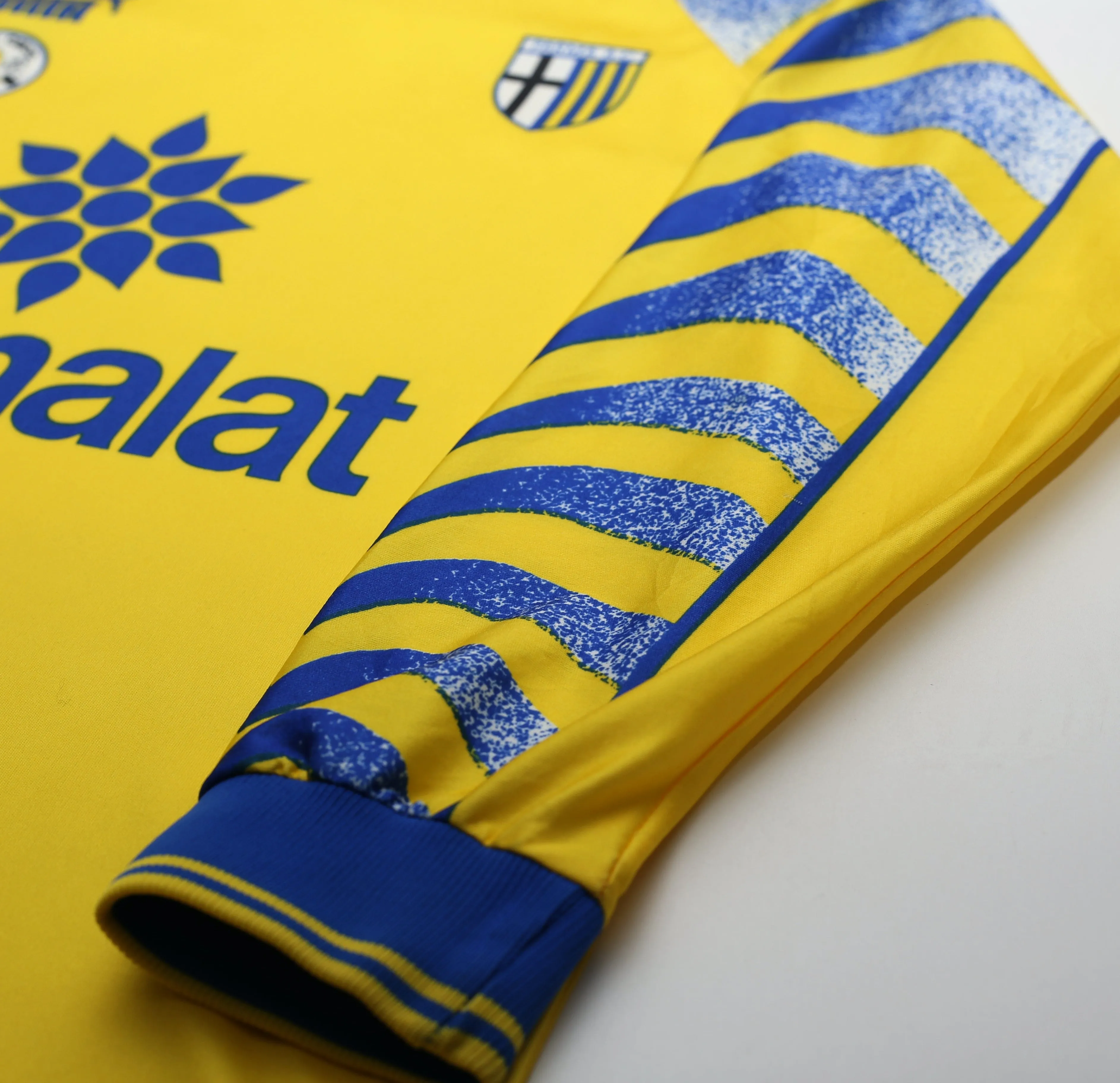 1995/97 PARMA 'Scuola Calcio' Retro PUMA Basic Long Sleeve Home Football Shirt (S)