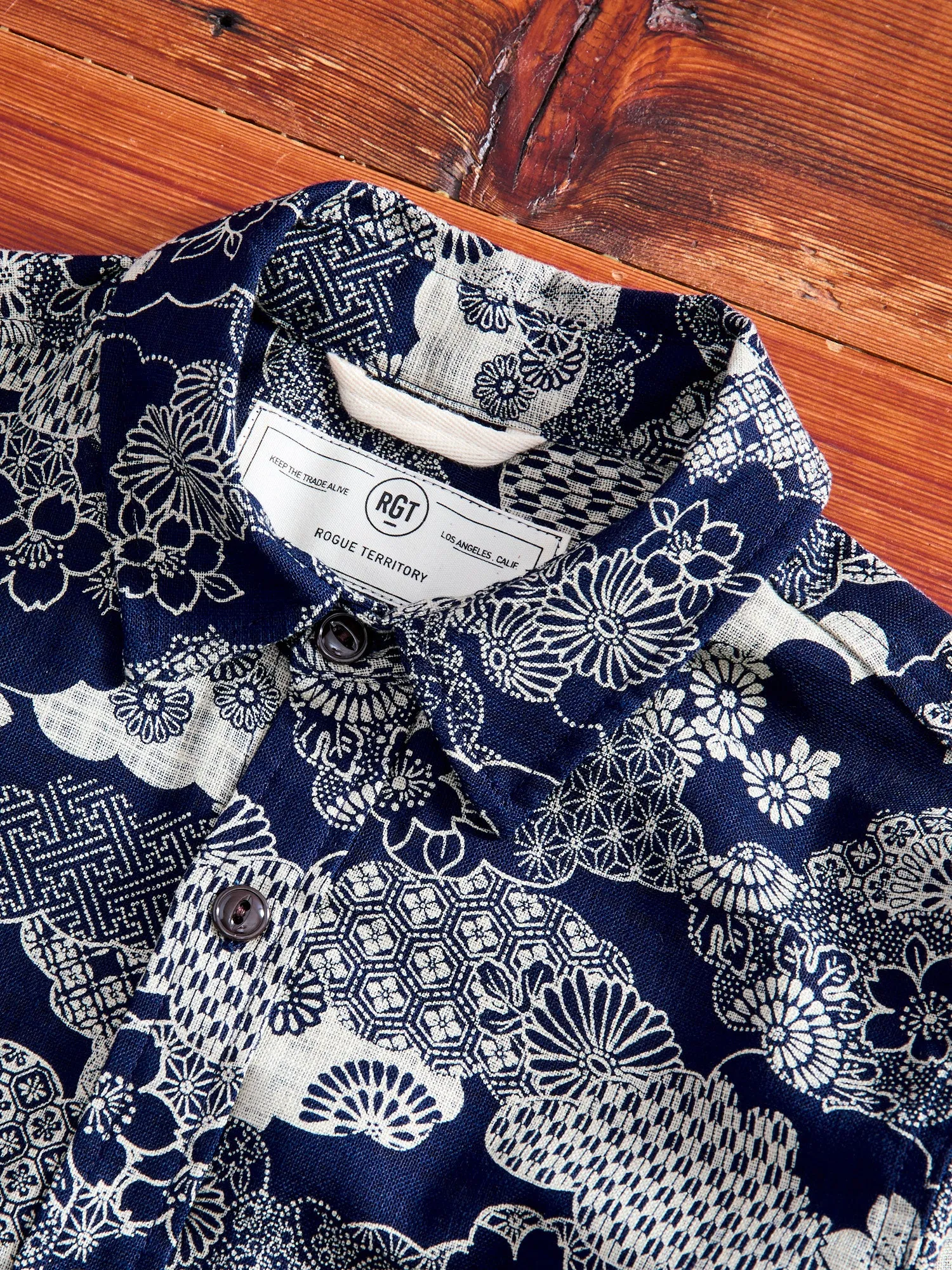 "Floral Cloud" Oxford Shirt in Navy